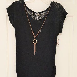 FREE KISSES BLACK TOP LACE/ATTACHED HANG CHAIN